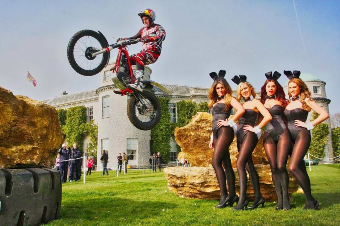 Dougie Lampkin al hacer de especialista de un vídeo promocional de MINI - Bonaigua - Trial